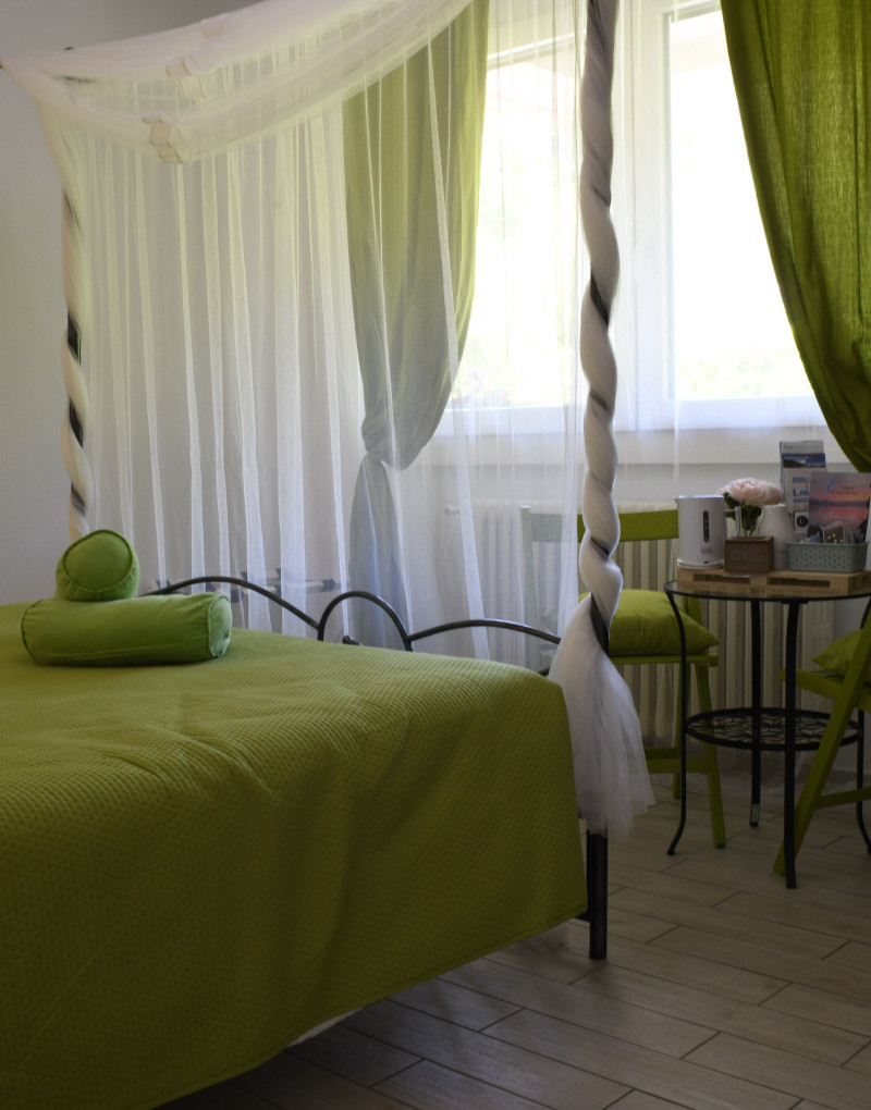 bb-la-rosa-del-lago-leggiuno-lago-maggiore-camera-prato-home